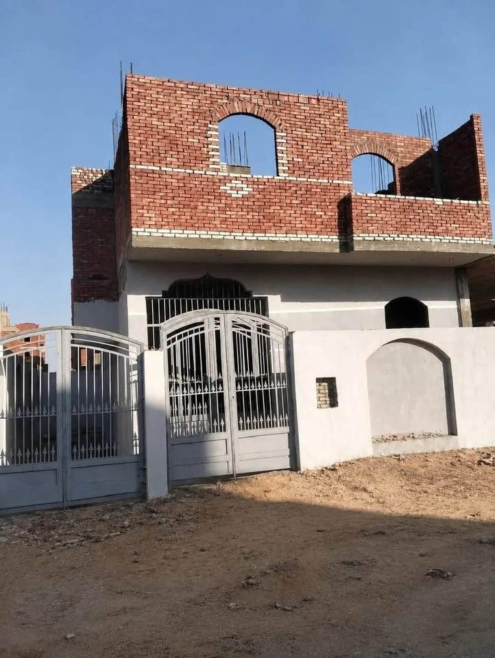 منزل للبيع ٢٠٩ متربالحى ٣٢ مجاوره ٤ واجهه بحرى تشطيب خارجي
