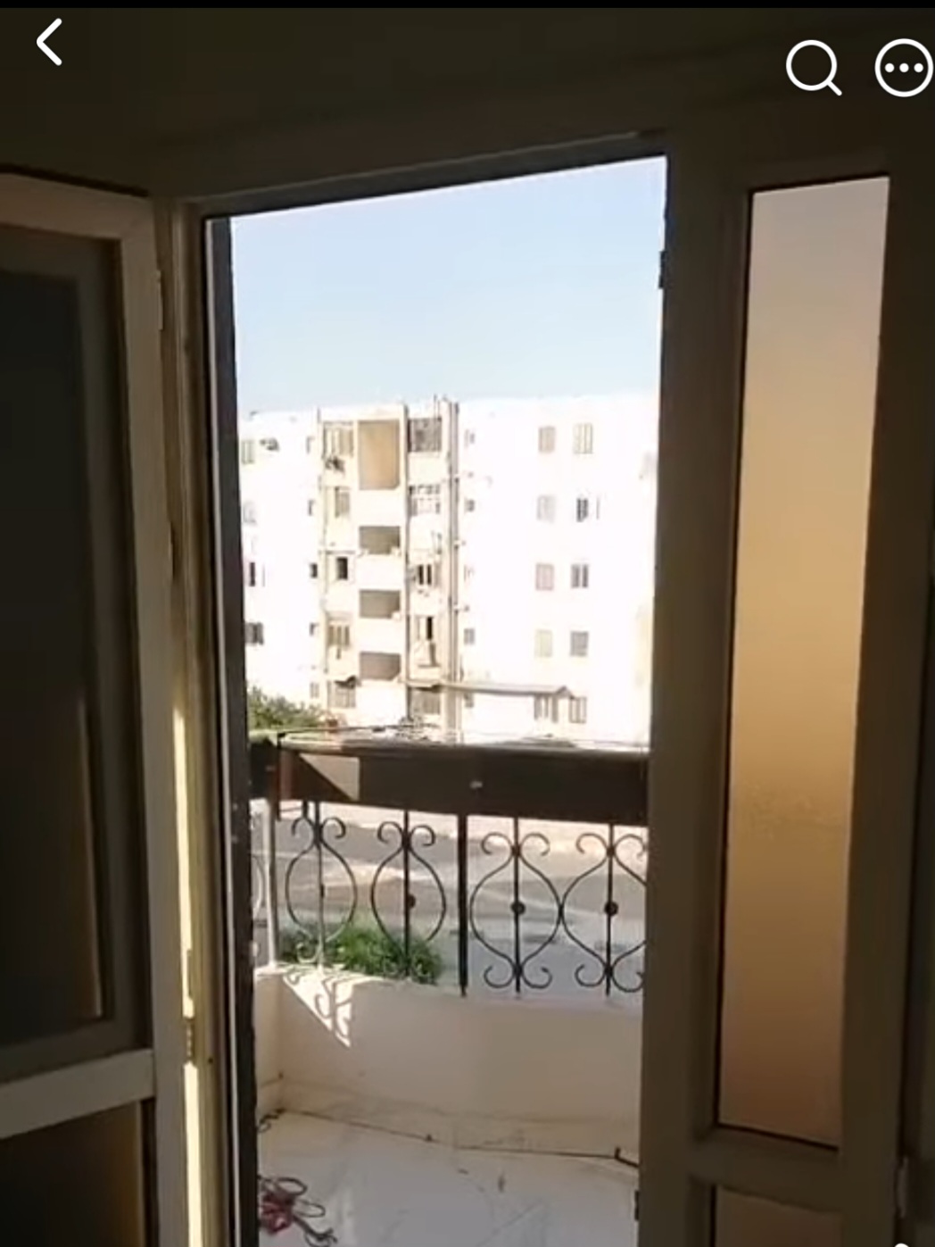 للبيع  شقه أهالي مساحه 170 متر بالمجاوره 37 دور تاني علوي علي الشارع الرئيسي  تشطيب هاي لوكس