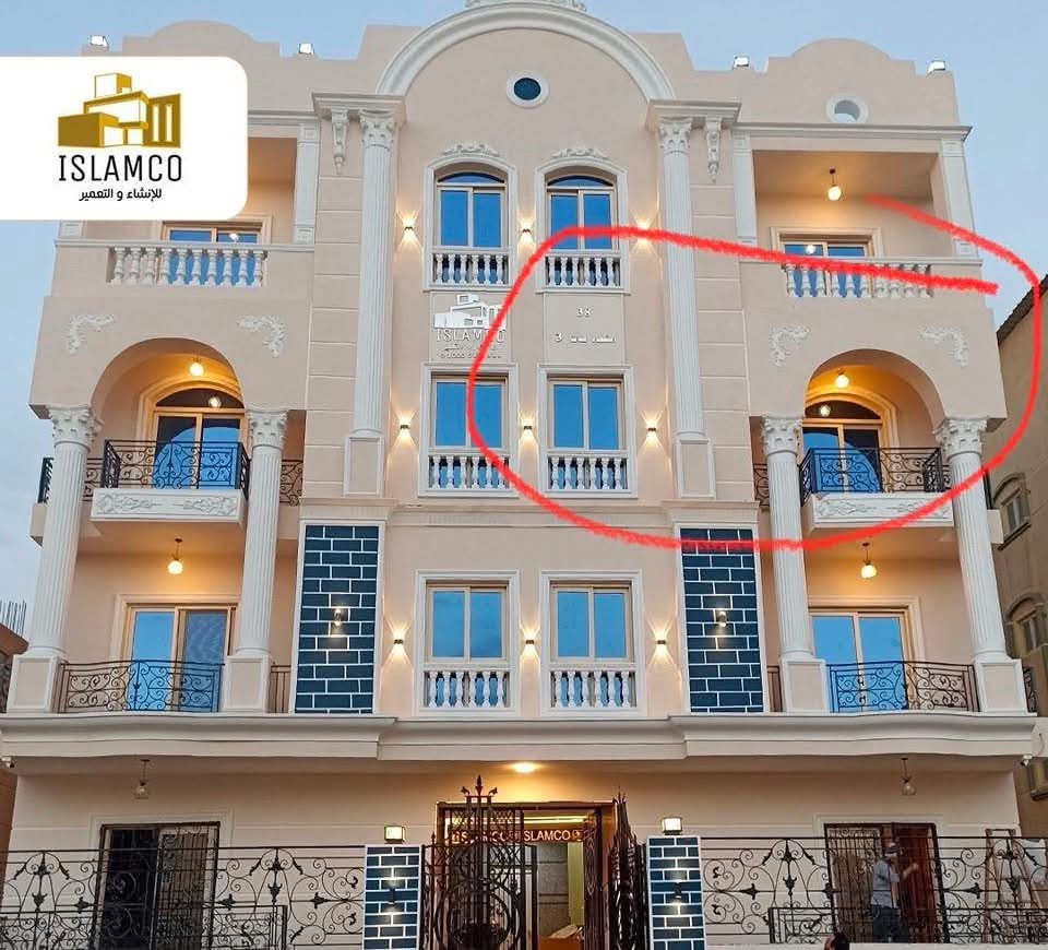 شقة للبيع بالحي 13 الحي اليوناني مجاورة 82 مساحه 140م نصف تشطيب قريبه من المسجد والخدمات