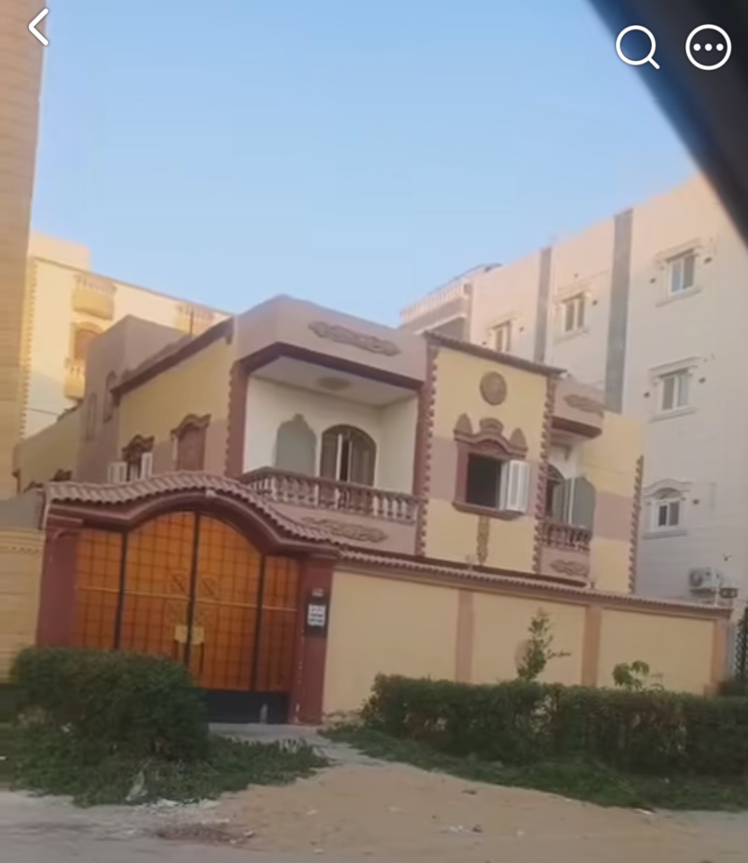 فيلا للبيع بالمجاوره 51 فيو مفتوح لوكيشن علي خدمات متنوعه 300متر مباني 210م