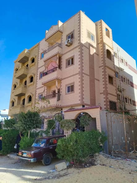منزل للبيع الحى 15 مجاورة.99  مساحه 276متر اربع ادوار