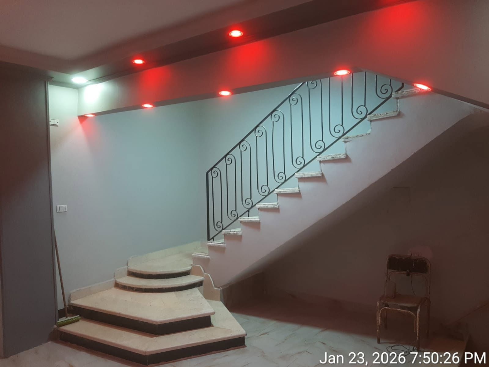 للبيع في الحي ال 12 بيت دوبلكس مساحه150 متر البيت على واجهتين ومخرجين على نظام فيلا تشطيب سوبر لوكس