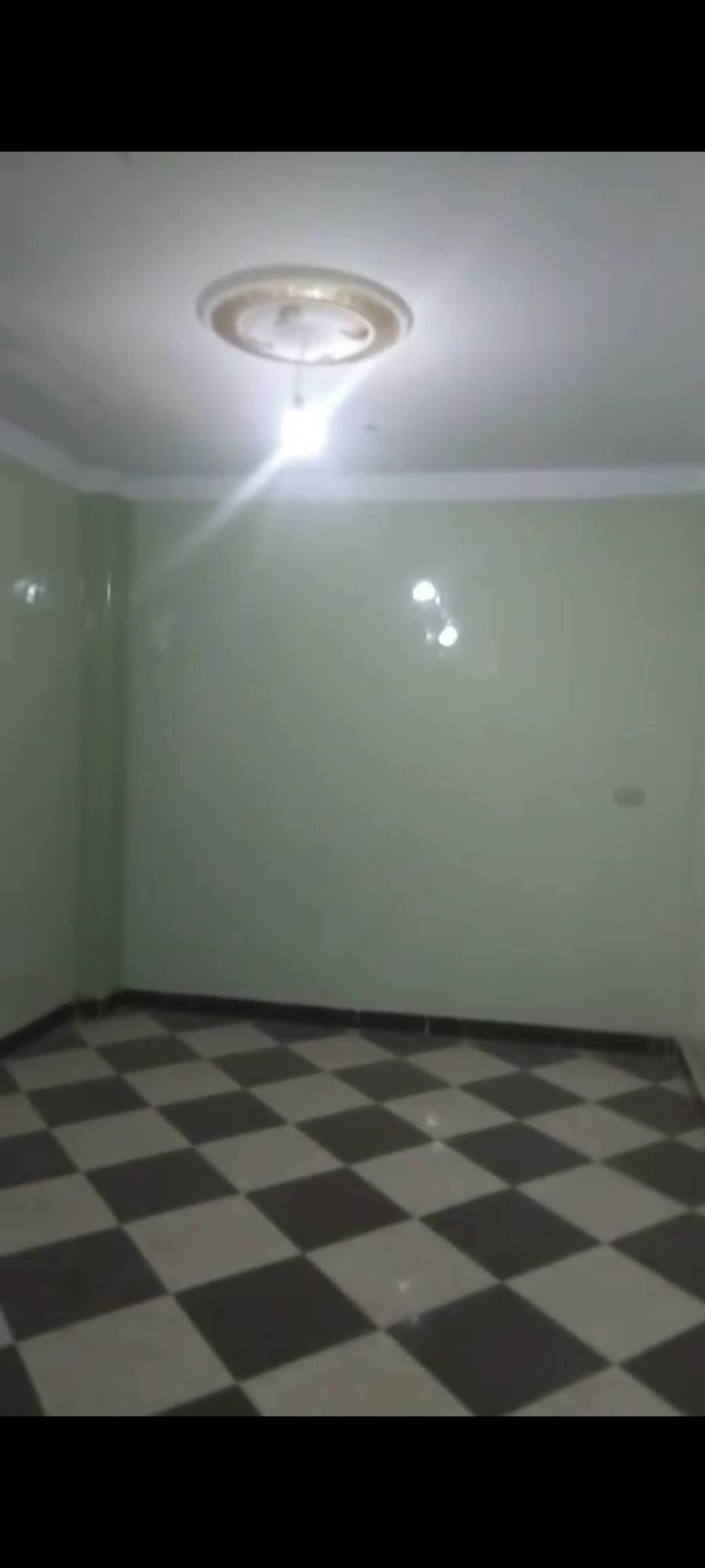 للبيع الحى العاشر  منزل مساحه  75م دورين تشطيب هايلوكس والثالث علي الطوب الاحمر