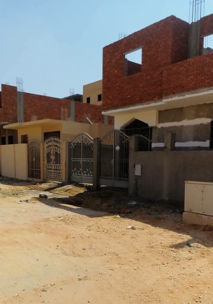 للبيع  بيت مميز في الحي 33 مجاوره 2 مساحه 209متر واجهه بحري