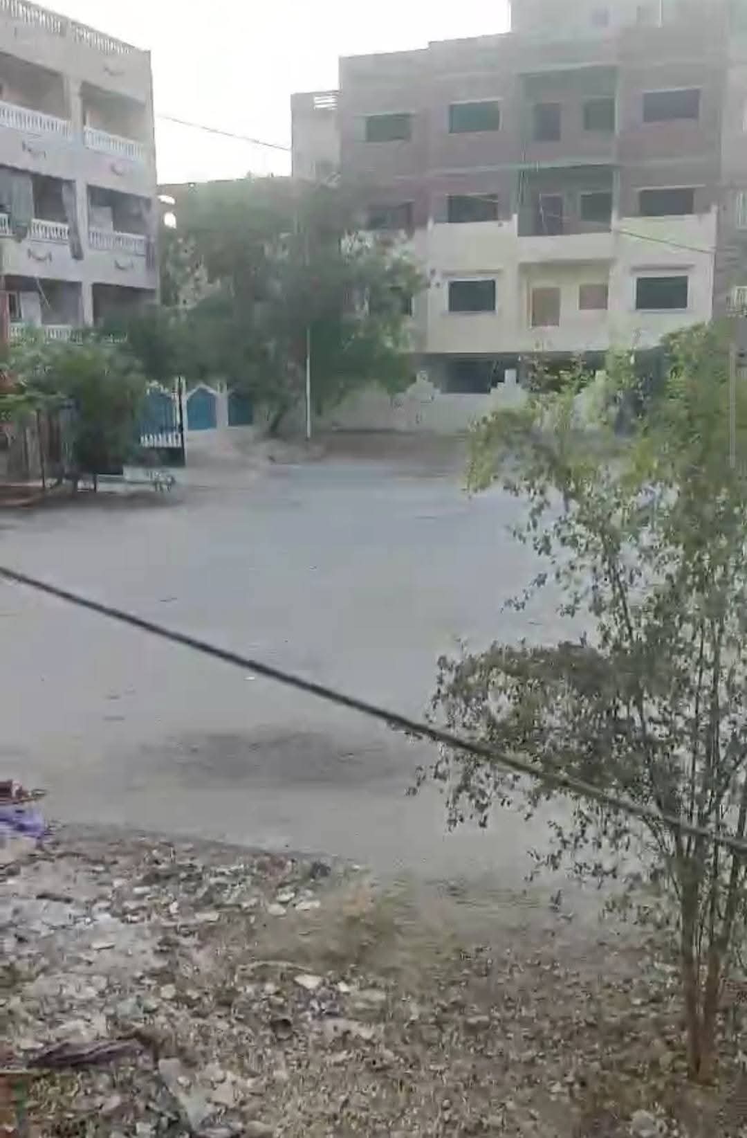 للبيع منزل بالمجاورة   16 مساحه 250 متر ثلاث أدوار ثلاث وجهات