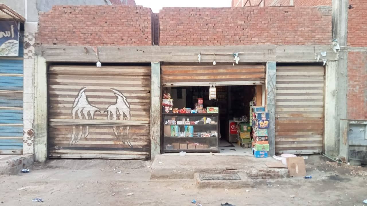 للبيع منزل في الحي ال 12 مساحه 150 متر دور واحد وثلاث محلات