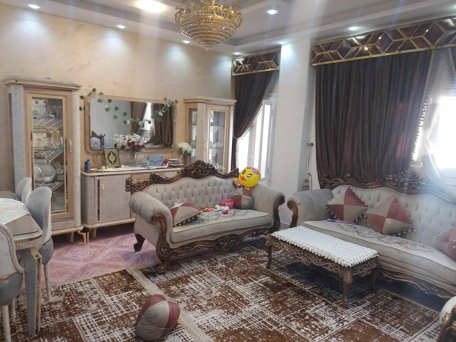 للبيع منزل مساحه  190 متر مجاوره 12 اربع ادوار ثاني نمره من الطريق الرئيسي