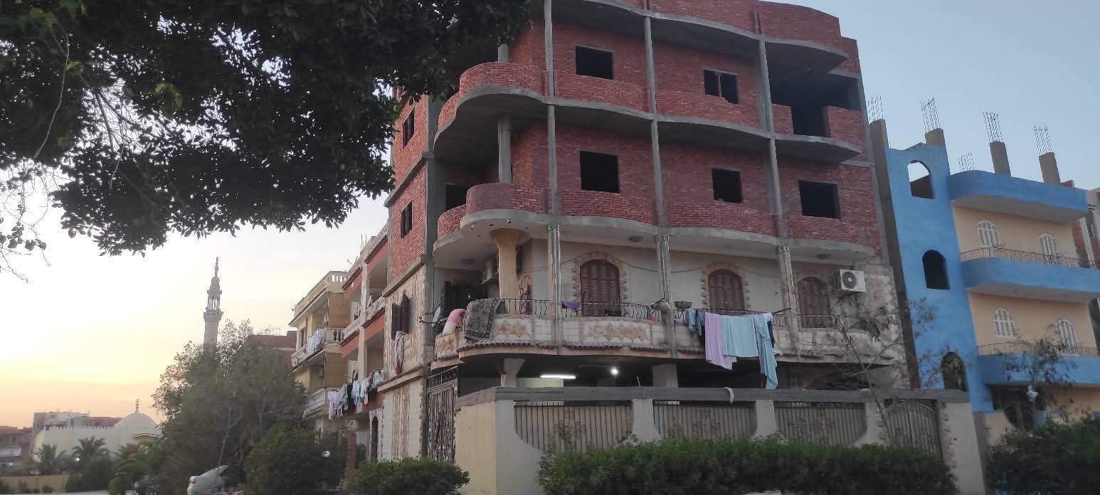 للبيع منزل مساحه 180 متر مجاوره 12 قريب من كل الخدمات