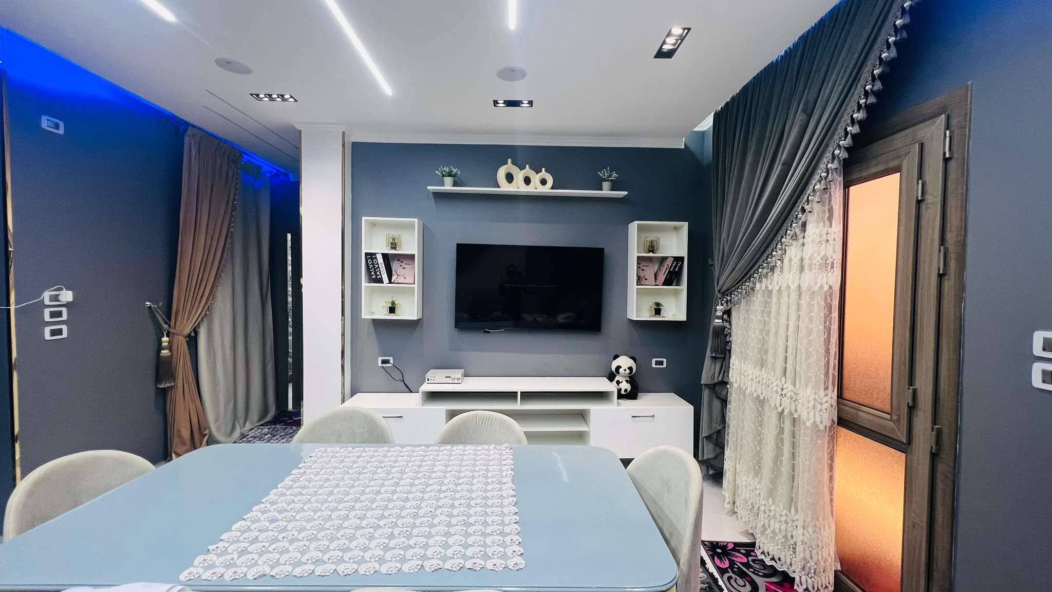 للبيع منزل  بالمجاوره 53 مساحه 200متر تشطيب هاي لوكس أربع أدوار و روف